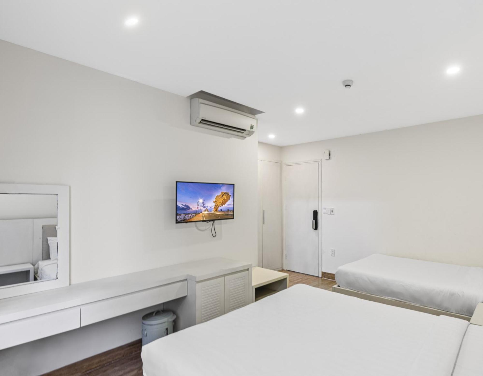 Alyssa Hotel Da Nang Buitenkant foto