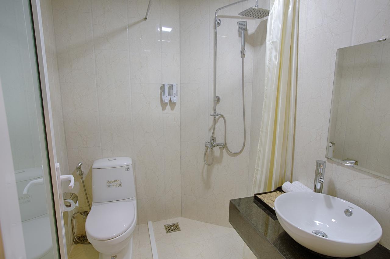 Alyssa Hotel Da Nang Buitenkant foto