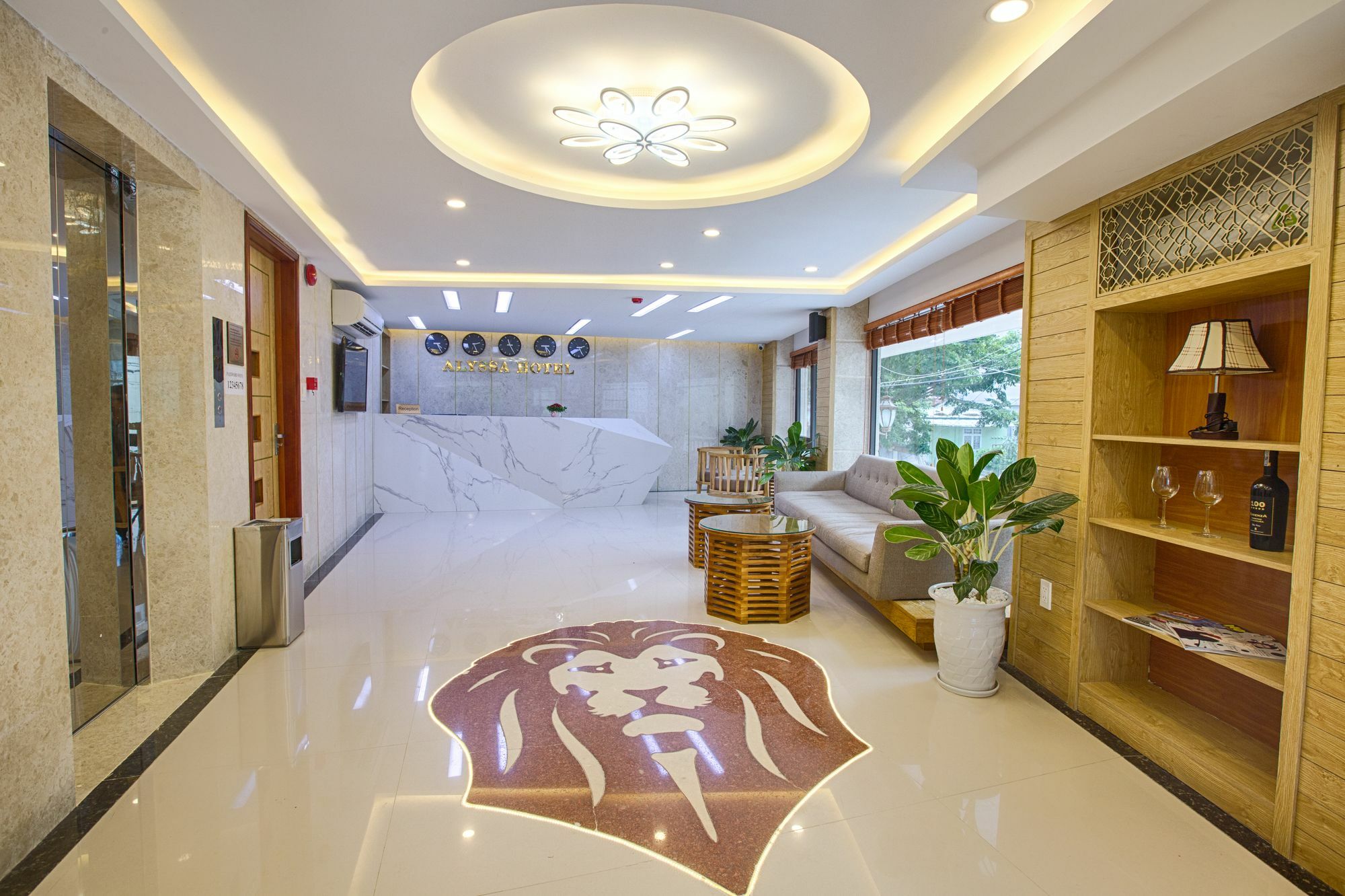 Alyssa Hotel Da Nang Buitenkant foto